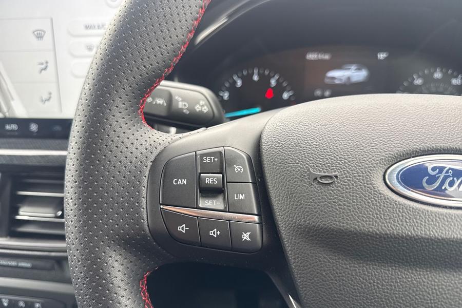 Ford FOCUS Photo autoimg-a3266f72906ef40bf5b18ea07ca9a4ea3c693ee2.jpg