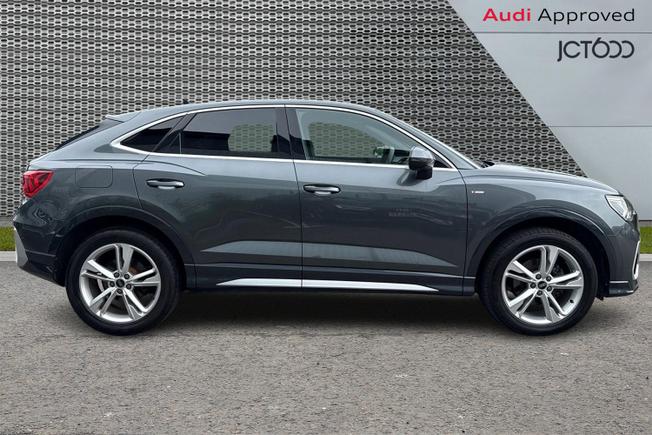 AUDI Q3 Photo 4