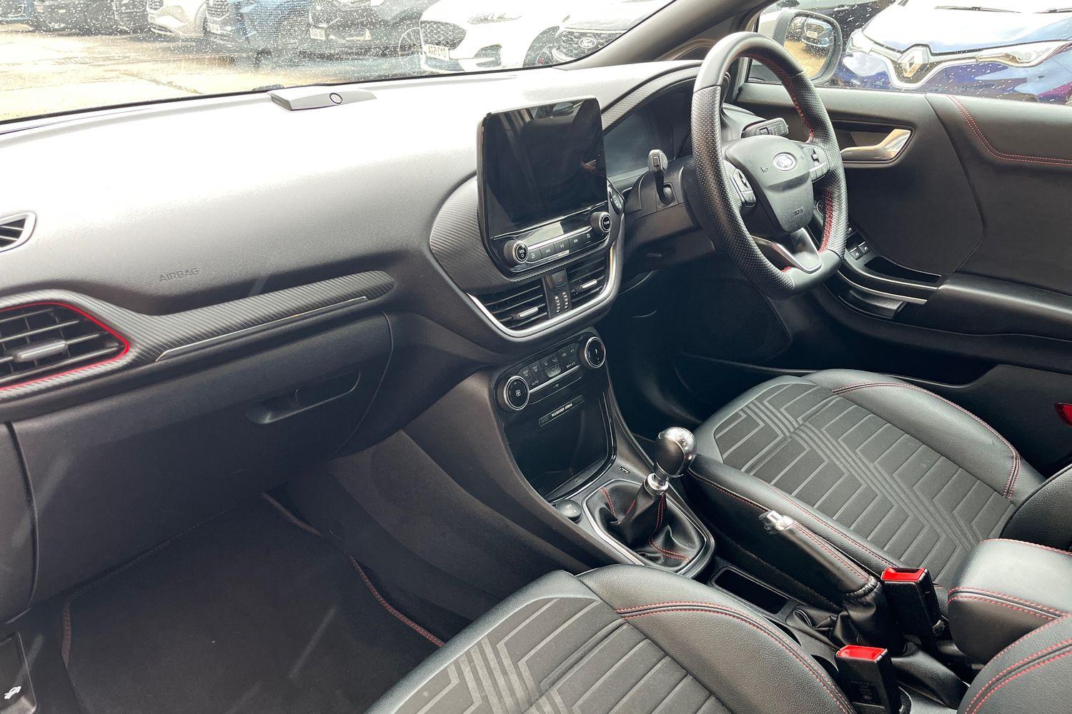 Ford PUMA Photo 17