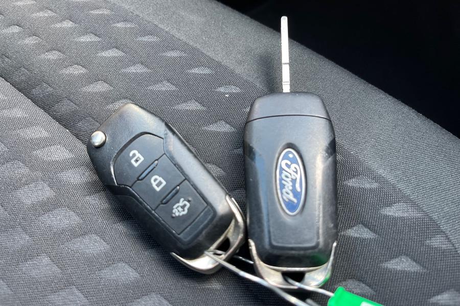 Ford FIESTA Photo autoimg-a3290a4075c59cae16f0ab7d9f598688ff81dede.jpg