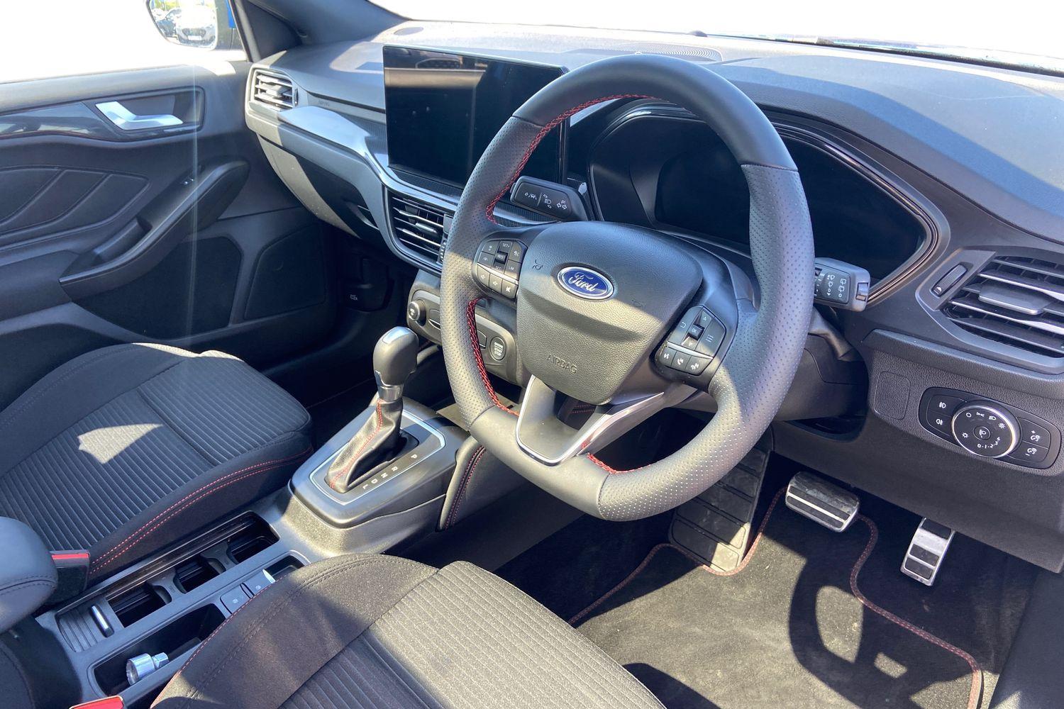 Ford FOCUS Photo 8