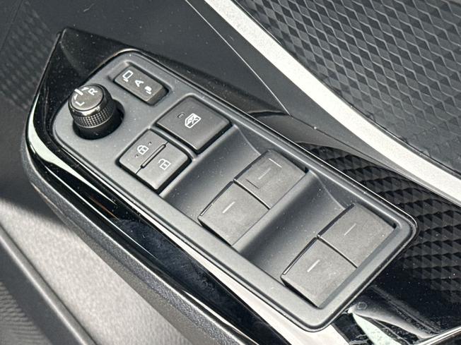 TOYOTA C-Hr Photo 25