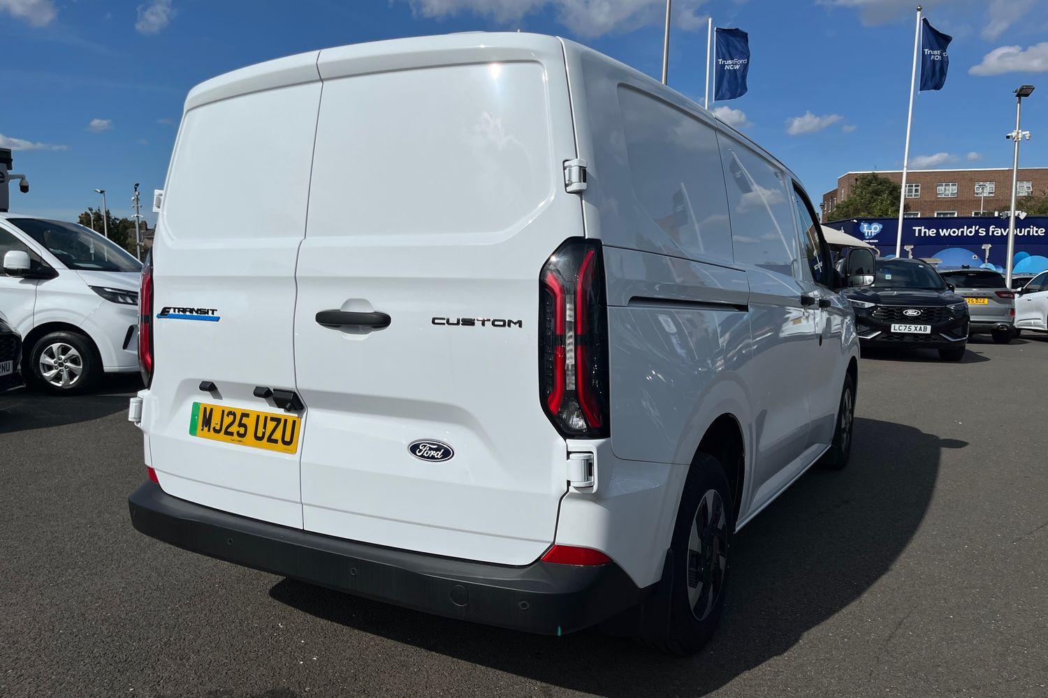 Ford E-Transit Custom Photo 6