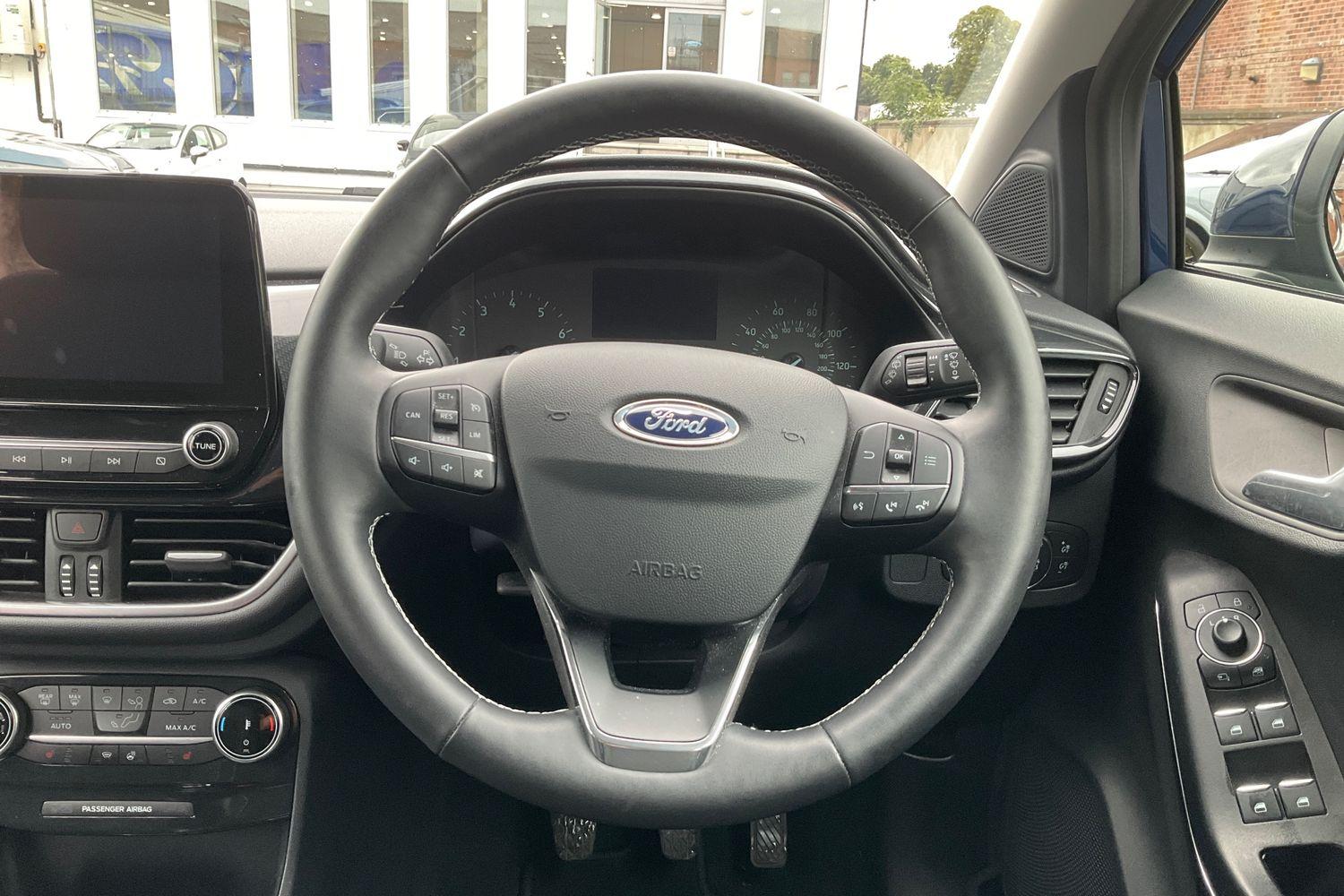 Ford PUMA Photo 11