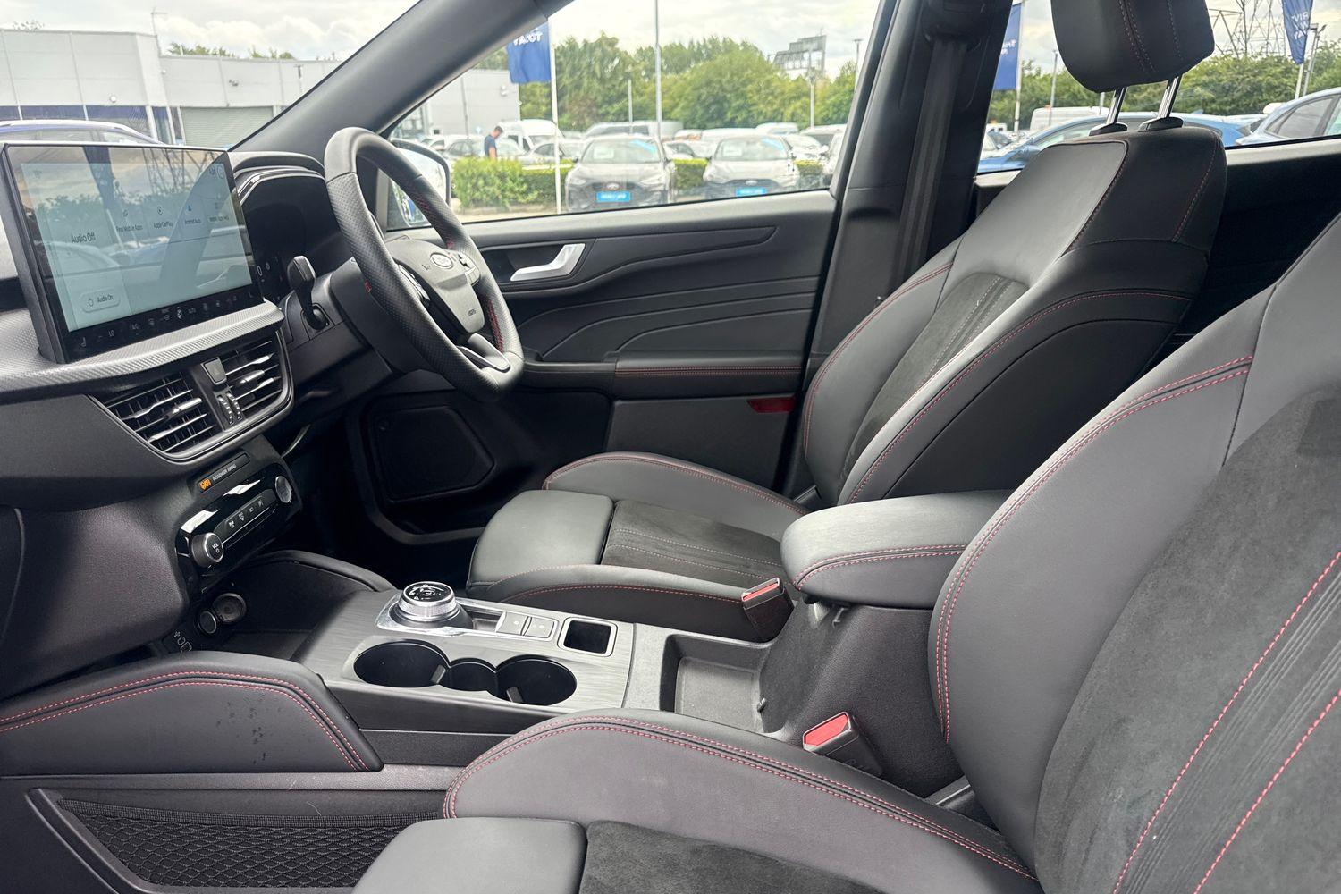 Ford KUGA Photo 18