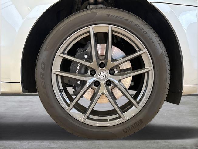 PORSCHE Macan Photo 9
