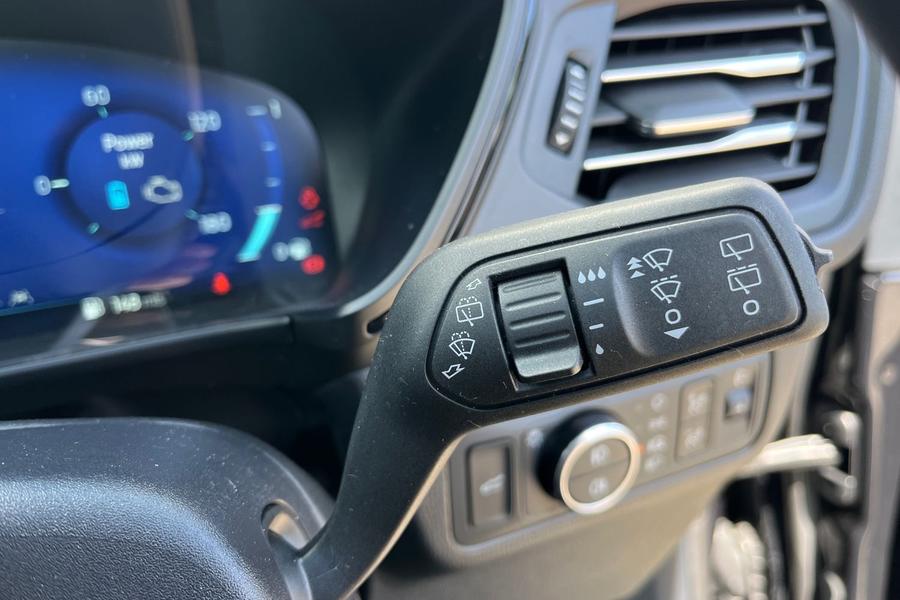 Ford Kuga Photo autoimg-a338233921f6e61f7fadb892d26e7e1e2c45db87.jpg