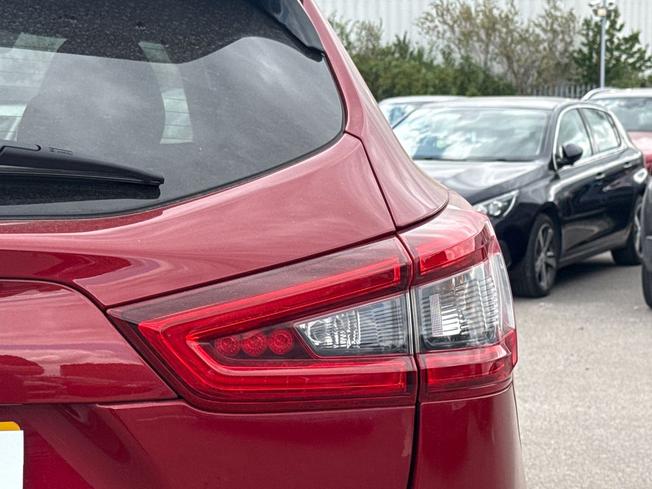 NISSAN Qashqai Photo 18