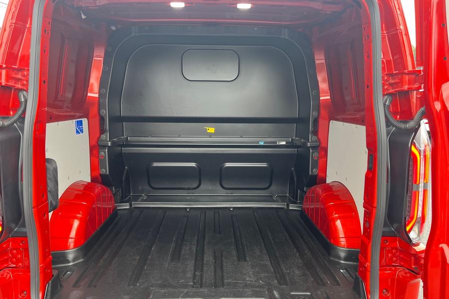 Ford E-TRANSIT CUSTOM Photo autoimg-a3392cd25c02a80a77c786829e2188da9a1931c4.jpg