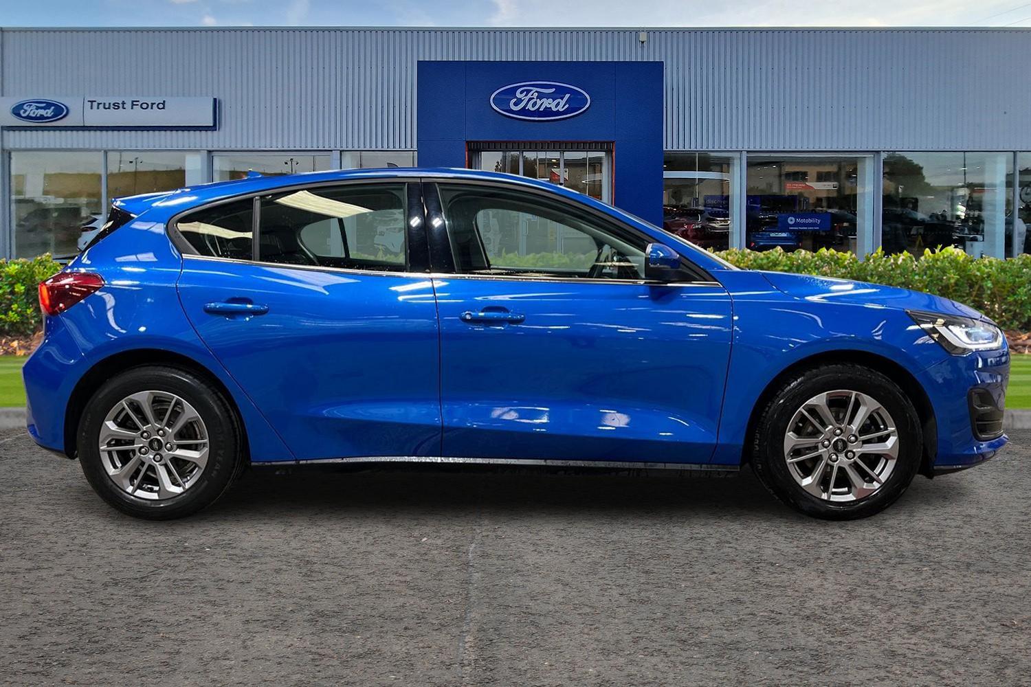 Ford FOCUS Photo 2