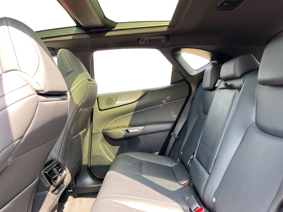 Lexus NX Photo 3