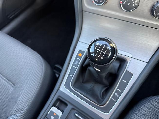 VOLKSWAGEN Golf Photo 31