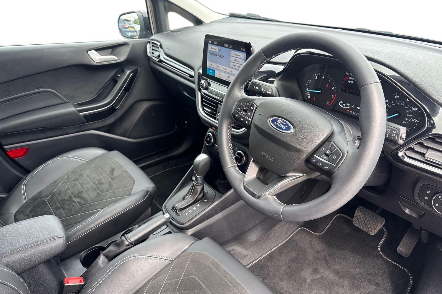 Ford FIESTA Photo 8