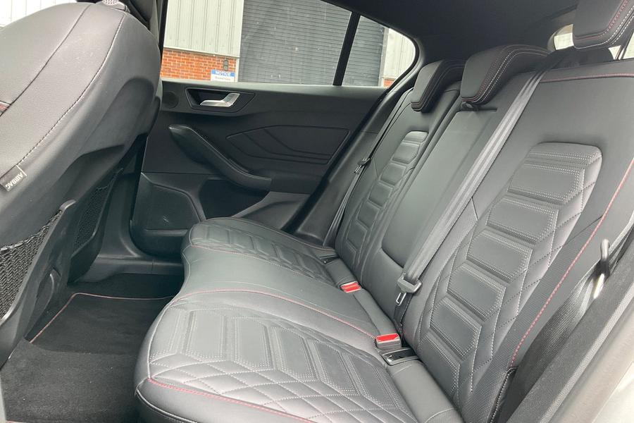 Ford Focus Photo autoimg-a34687d951871542ef543090173608ee57dd0423.jpg