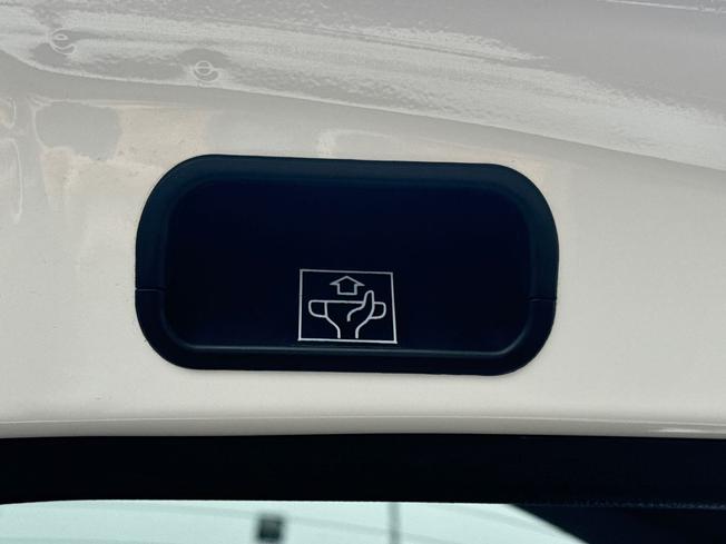 TOYOTA C-Hr Photo 38