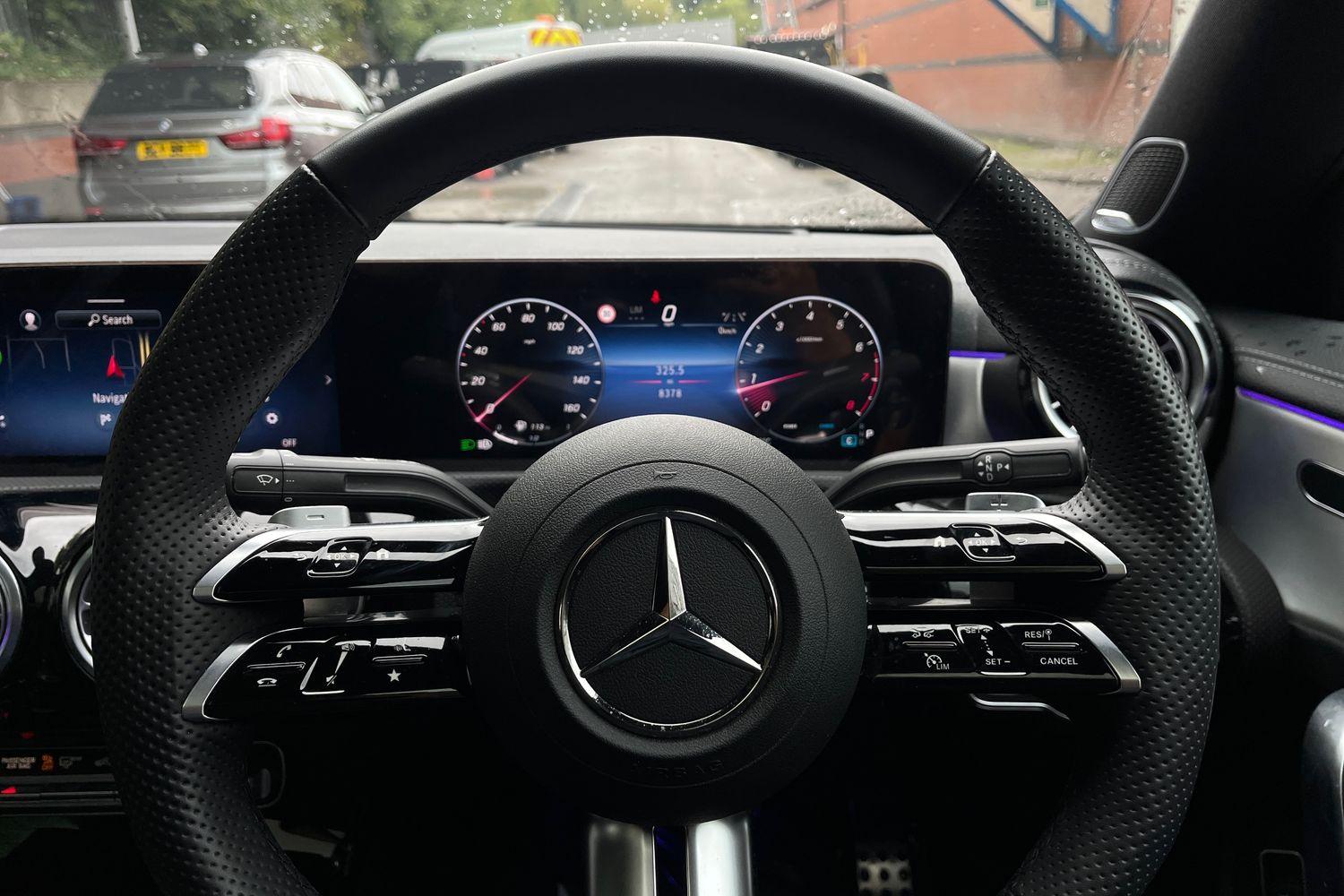Mercedes-Benz CLA Photo 11