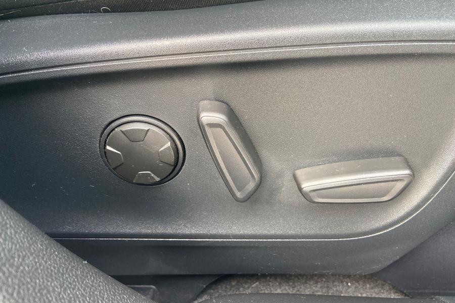 Ford Kuga Photo autoimg-a353e30f42670139d33484ccc67082d7357c0302.jpg