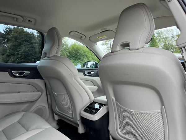Volvo XC60 Photo autoimg-a361ca907eda7c192dbaf10de2995c42110469ee.jpg