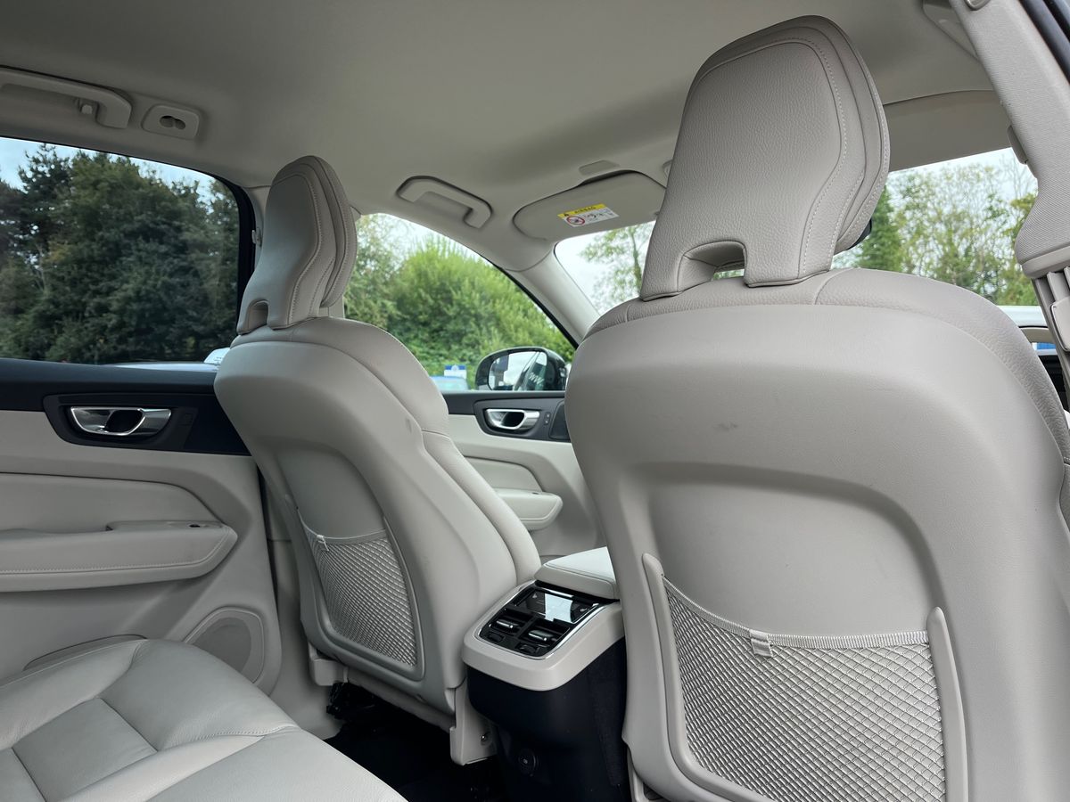 Volvo XC60 Photo 32