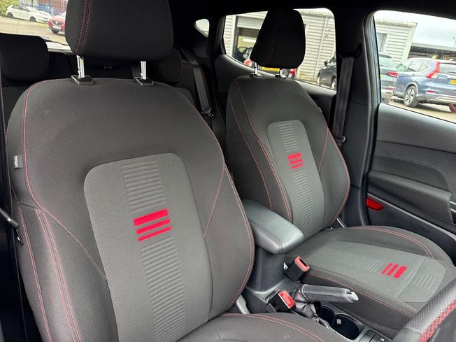 FORD Fiesta Photo 25