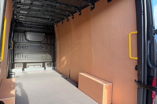 VOLKSWAGEN Crafter Photo 24