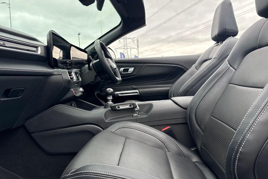 Ford MUSTANG Photo autoimg-a36722fa525d1b8d3bd2be2b9b22968248d62026.jpg