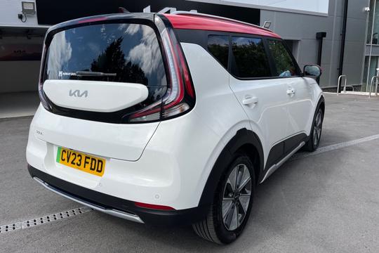 Kia Soul Photo autoimg-a3685ecae5e2d255a36d861ce67b5f4d635d349f.jpg