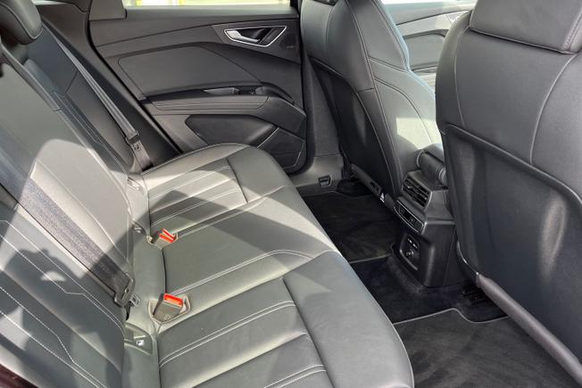 AUDI Q4 e-tron Photo 43