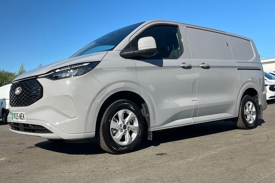 Ford TRANSIT E-CUSTOM Photo autoimg-a36ef415ca288a40bda73df6a81d8d946a207ef3.jpg