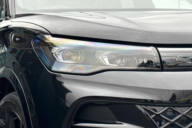 VOLKSWAGEN Tiguan Photo 19