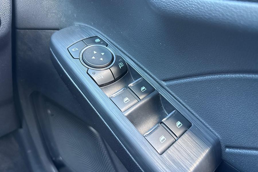 Ford KUGA Photo autoimg-a3707eec66901cfb074be571c922ffd6930efd1c.jpg
