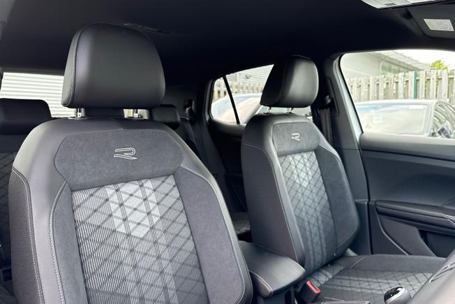 VOLKSWAGEN T-Cross Photo 28