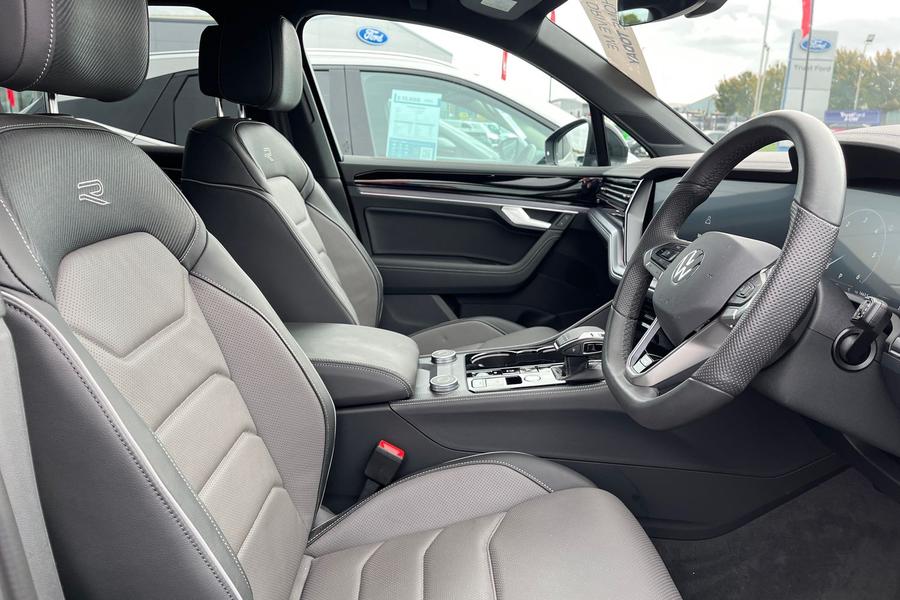 Volkswagen TOUAREG Photo autoimg-a3748dd8a09406c902ee8bd7875dcc9ee71c4789.jpg