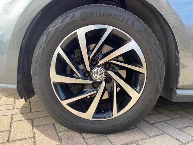 VOLKSWAGEN Golf Photo 23