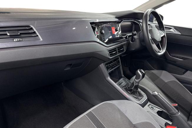 VOLKSWAGEN Polo Photo 2