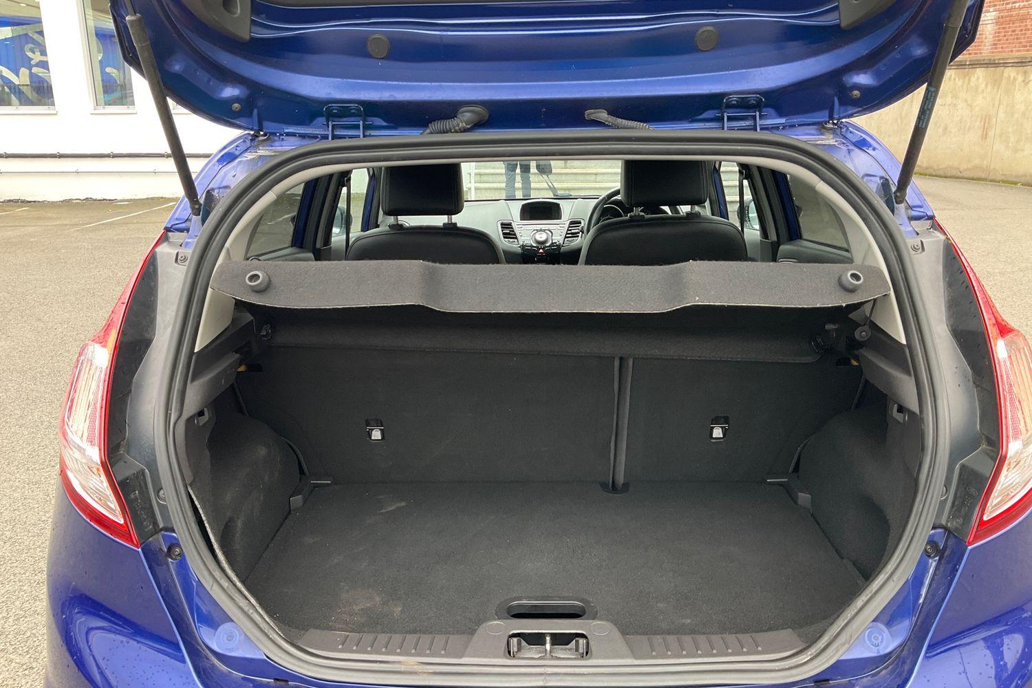 Ford FIESTA Photo 20