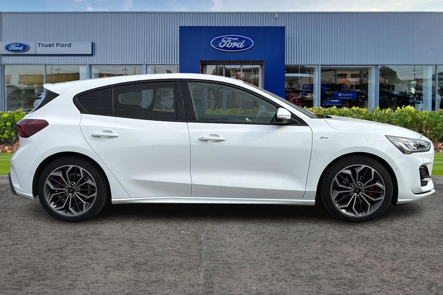 Ford FOCUS Photo 2