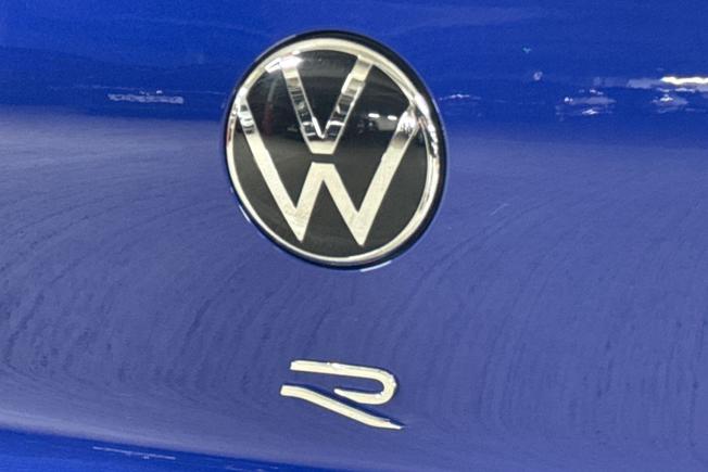 VOLKSWAGEN Golf Photo 34