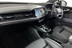 AUDI Q4 E-Tron Photo 2