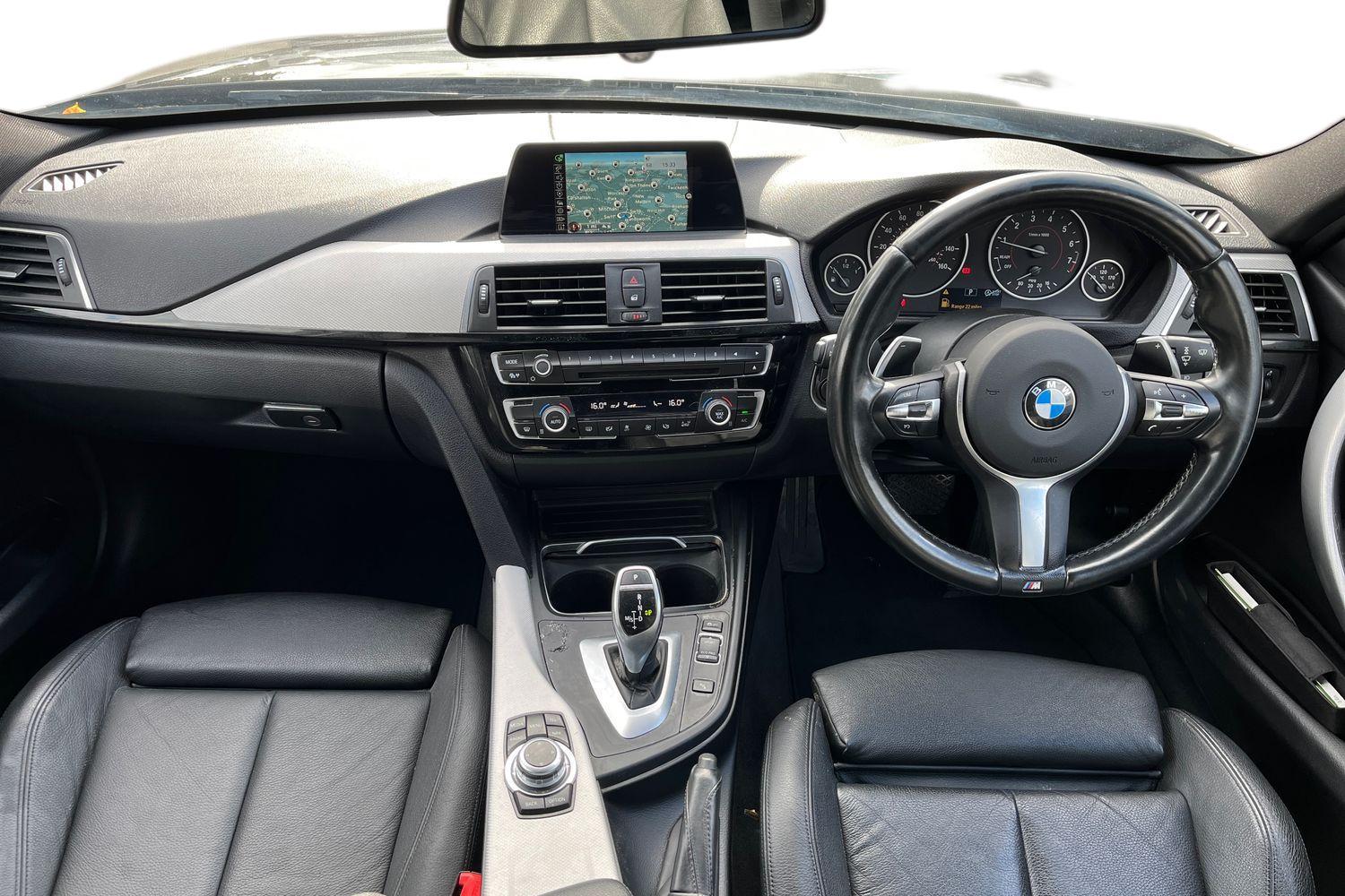 BMW 3 Series Photo 9