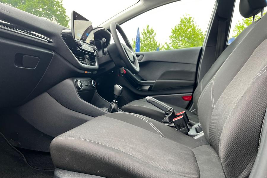 Ford FIESTA Photo autoimg-a38683df39f9b77cfc472c5bd579e326af40bc77.jpg