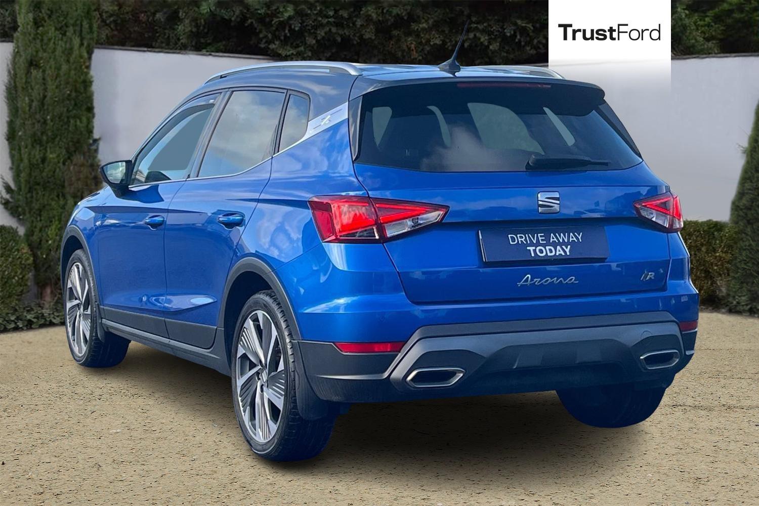 SEAT ARONA Photo 1