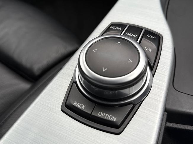 BMW 3 Series Photo 36