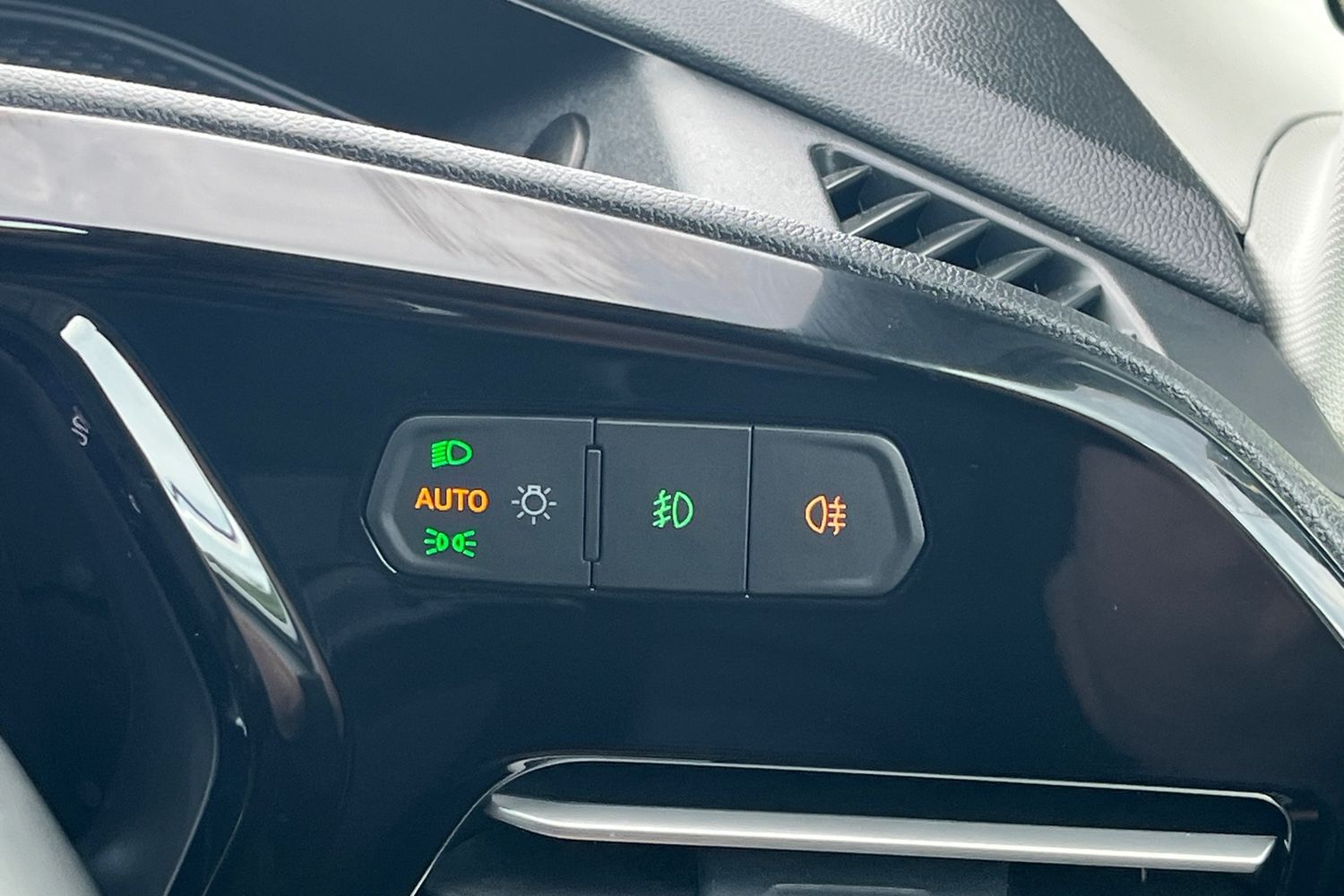 Ford TRANSIT CONNECT Photo 8