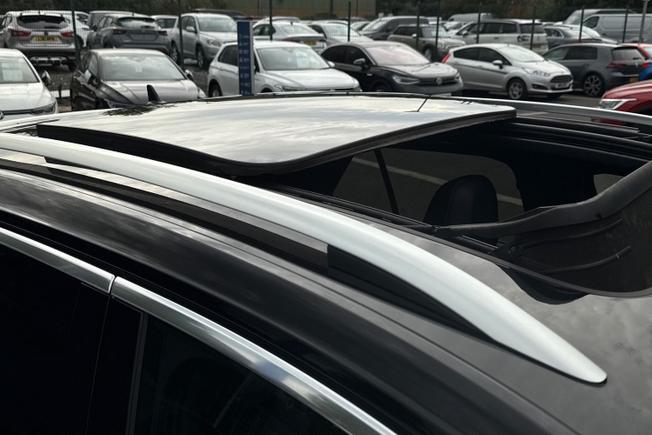 VOLKSWAGEN T-Roc Photo 21