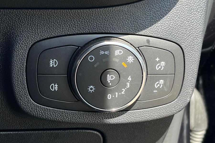 Ford FIESTA Photo autoimg-a390d70aab01f7ce3133798ec35c2f63dad38c75.jpg