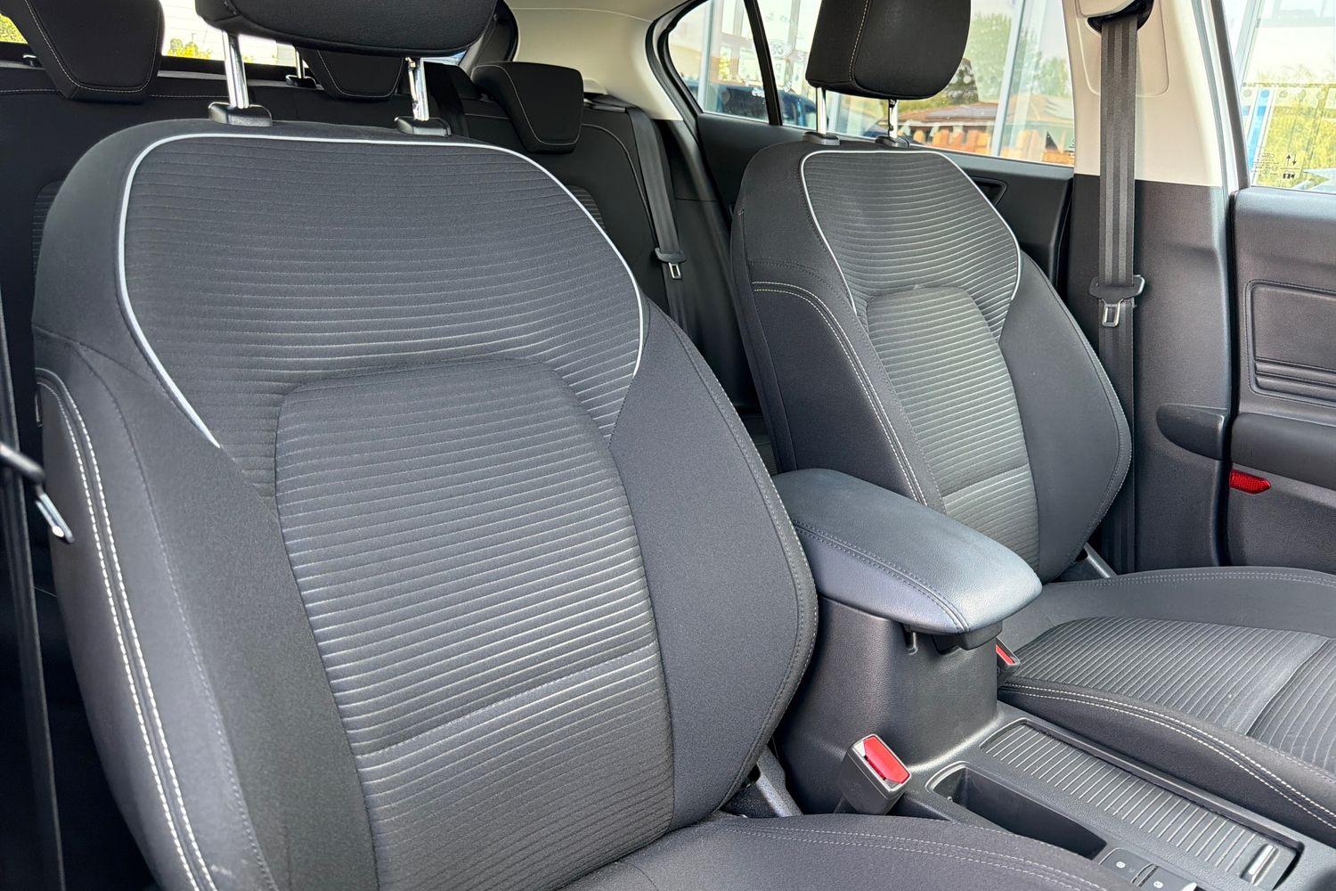 Ford Focus Photo 16