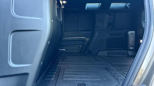 Land Rover Defender Photo autoimg-a396dd8ba3a2d550723c365d1e8f4a9a6cbddccc.jpg