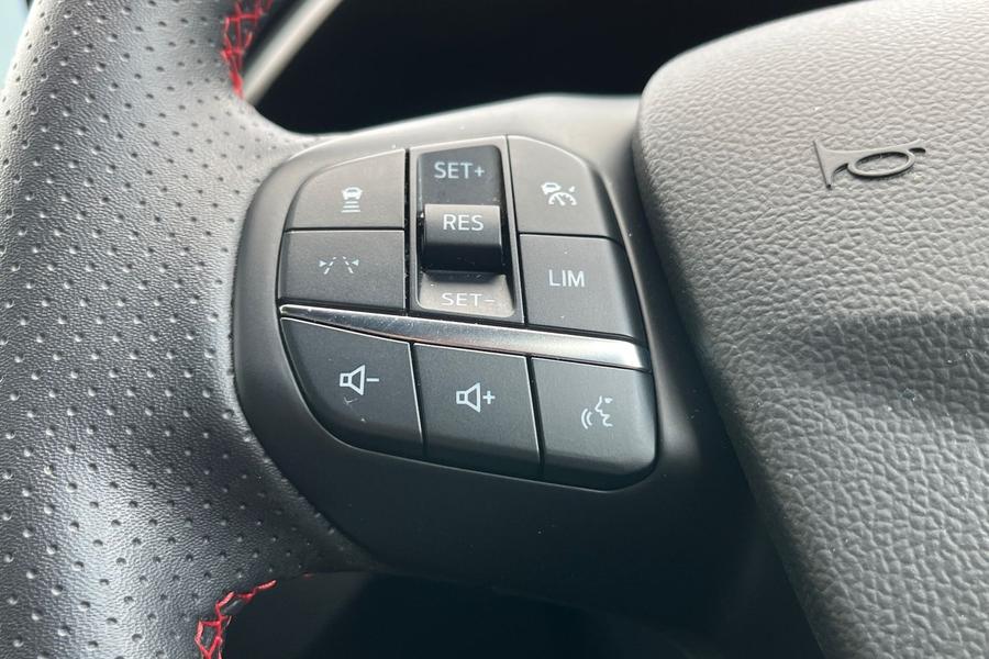 Ford KUGA Photo autoimg-a397454e0d6b2295dc29808aea762089fb36ac36.jpg