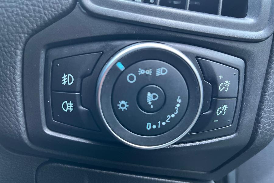 Ford FOCUS Photo autoimg-a397c76ae7adbfd57d37521f4355bba5572cfbac.jpg